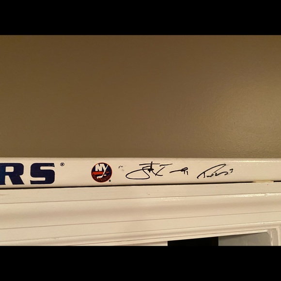 Islanders hockey stick signed by the whole team - Picture 4 of 5